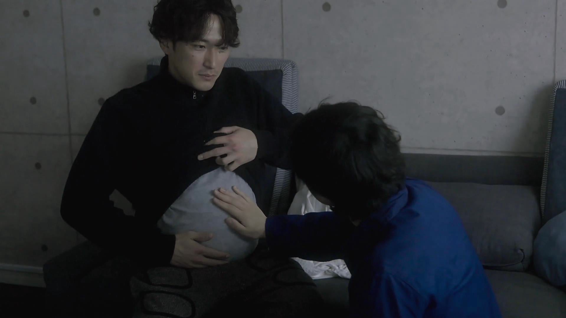 Có vẻ hơi lạc hậu, trong một căn phòng. - Slightly future, in a room.