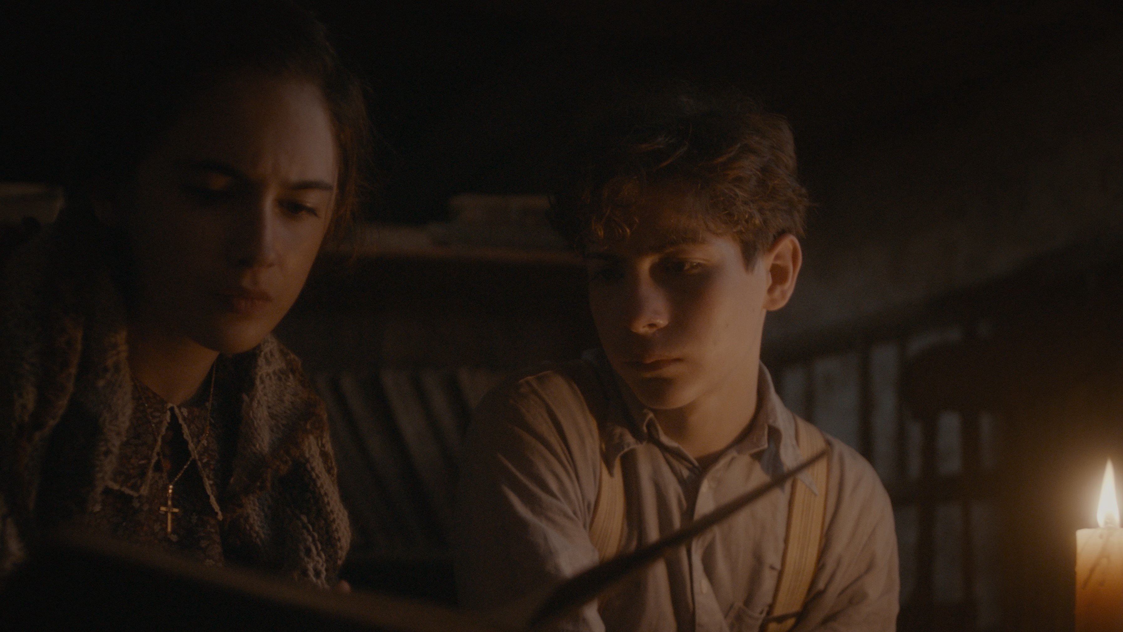 Hài Cốt Thầm Thì - Queen of Bones