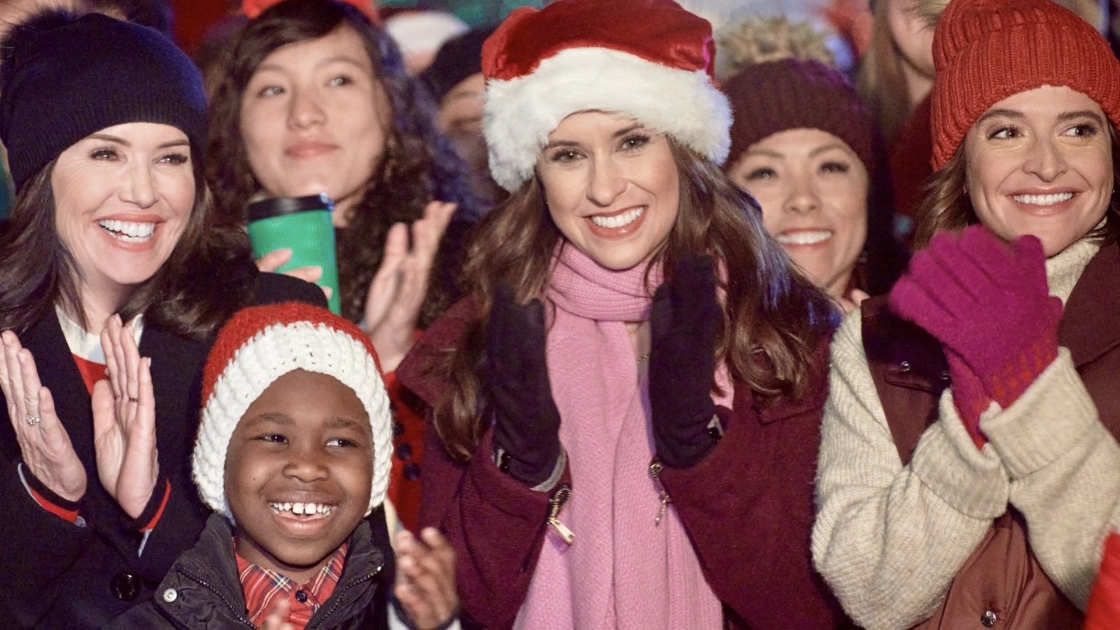 Chuẩn bị cho giáng sinh: Thắp sáng - Haul Out the Holly: Lit Up