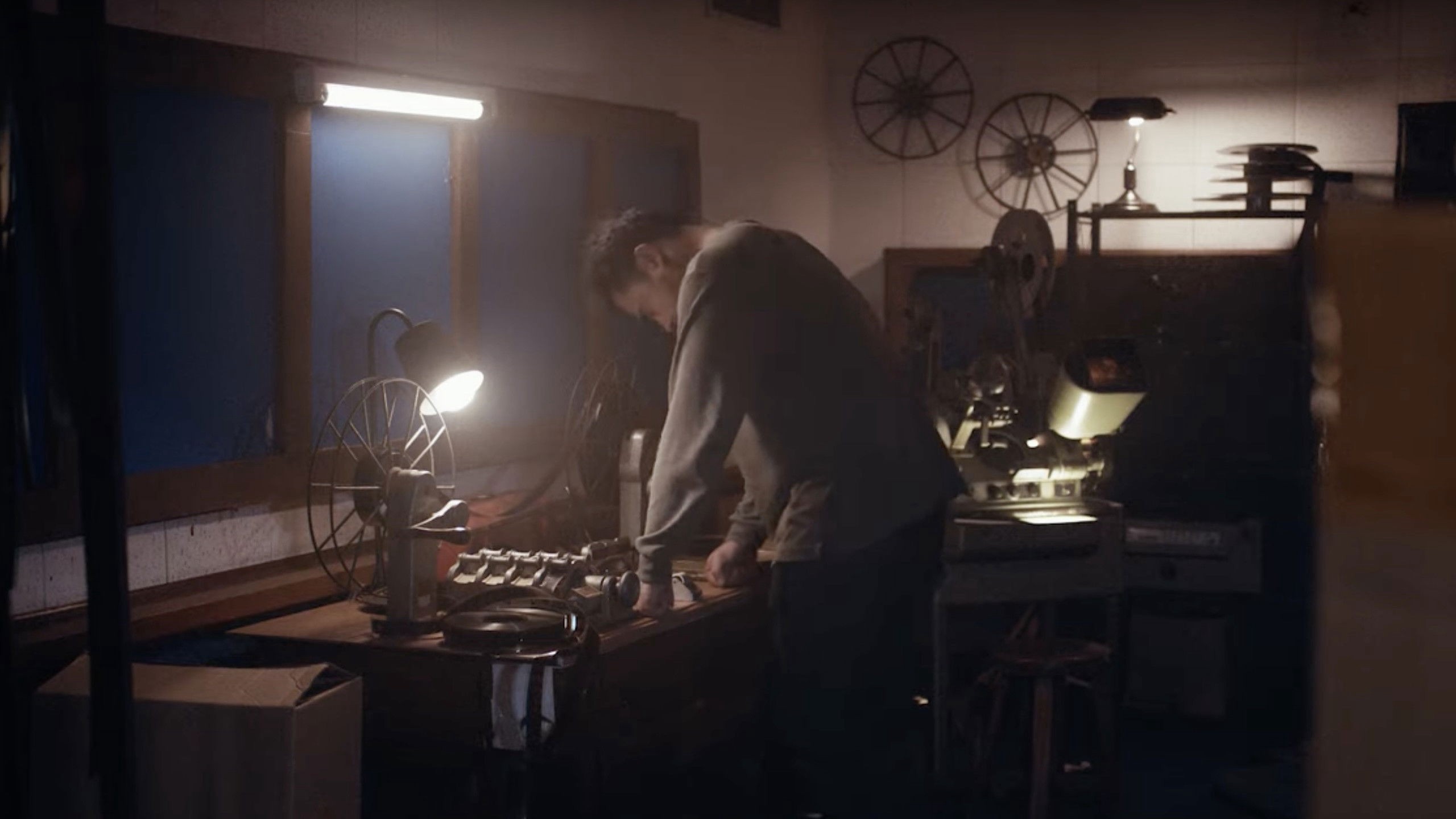 Thước Phim Ma Quái - Posthouse